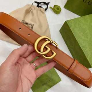 Gucci GG Marmont Marrom Dourado Beige Liso Interlocking Double G Buckle Cinto de couro