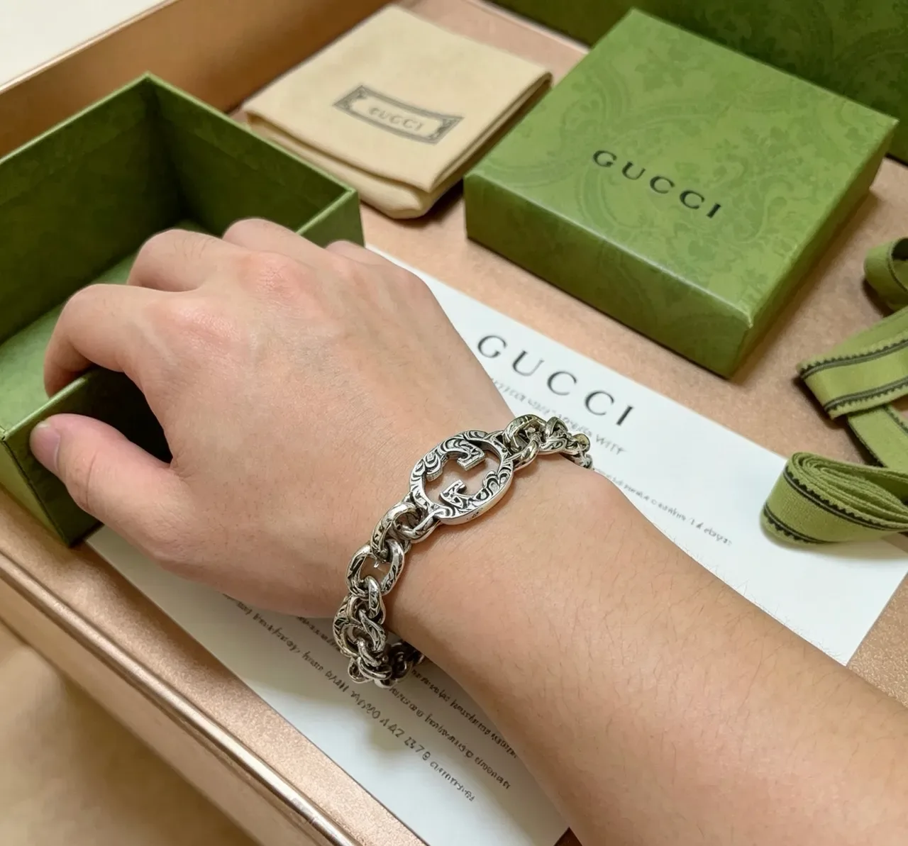 Gucci GG Marmont Pulsera Cadena Tono Plata Grabada Motivo Double-G 3