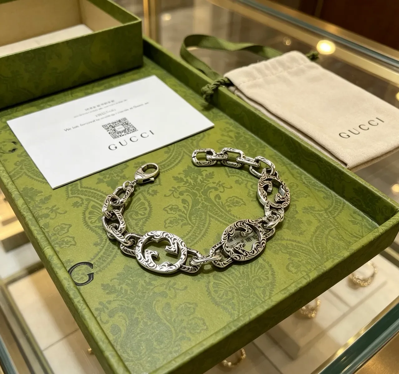 Gucci GG Marmont Pulsera Cadena Tono Plata Grabada Motivo Double-G 4