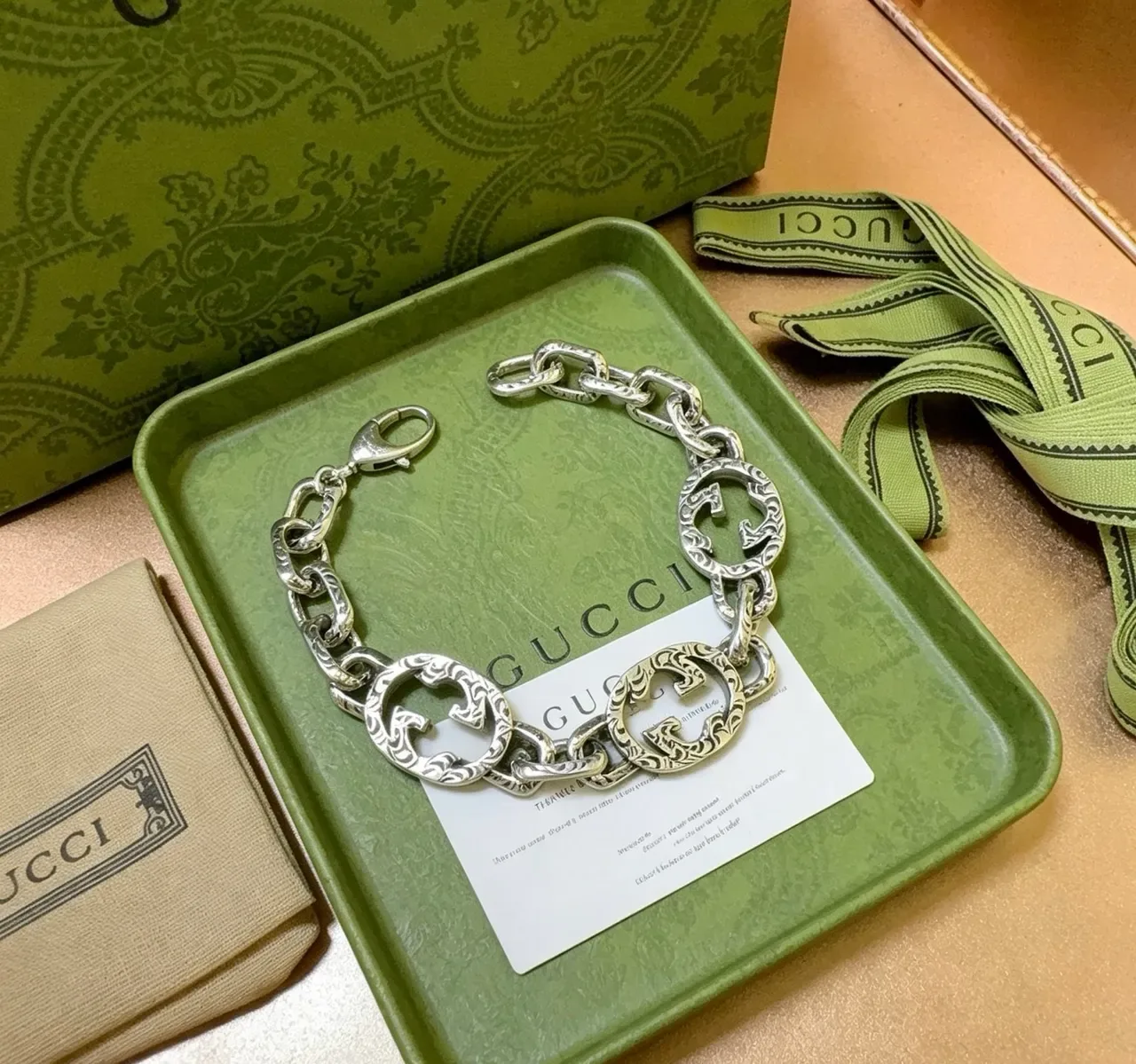 Gucci GG Marmont Pulsera Cadena Tono Plata Grabada Motivo Double-G 6