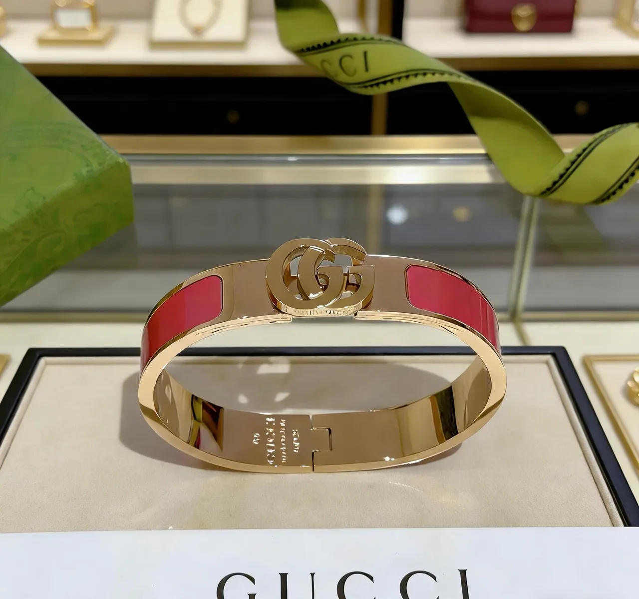 Bracelete Gucci GG Marmont Rosa Esmaltado Dourado com Bisagra 5