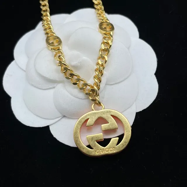 Collier Gucci GG Marmont Chaîne Curb Or Rose Émaillé Pendentif G Interlocking 2