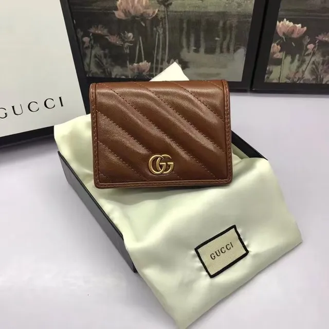 Gucci GG Marmont 棕色绗缝短钱包 2