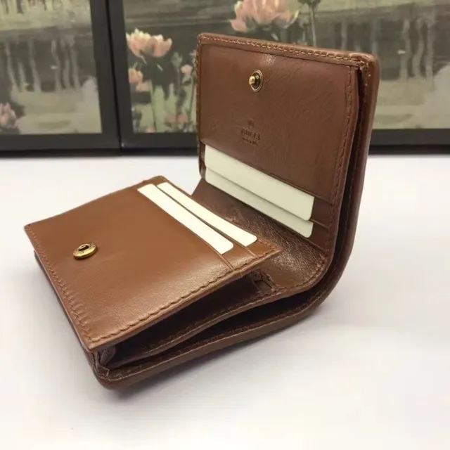 Gucci GG Marmont 棕色绗缝短钱包 3