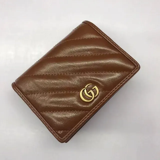 Gucci GG Marmont 棕色绗缝短钱包 4