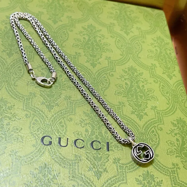 Gucci GG Marmont রূপালি কালো বাইজেন্টাইন-লিংক চেইন ইন্টারলকিং ডাবল জি পেন্ড্যান্ট নেকলেস 7