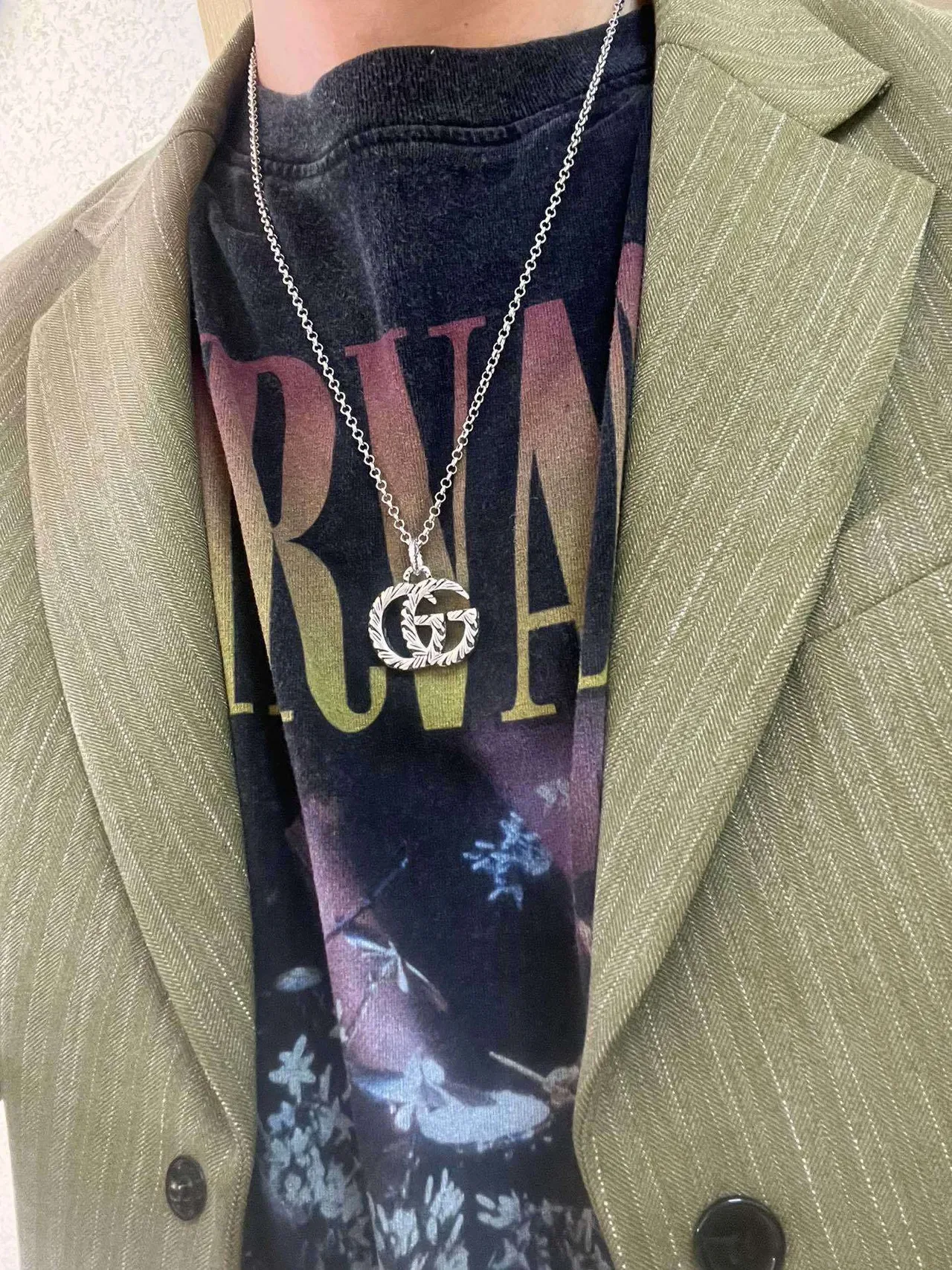 Gucci GG Marmont Textured Interlocking G Pendant Necklace 5