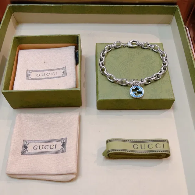 Gucci GG Marmont 扭绳链珐琅 GG 魅力手链 2