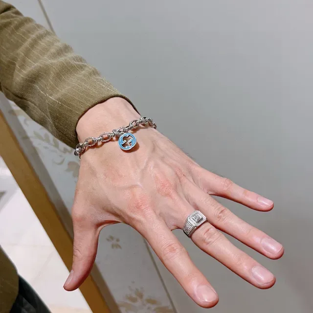 Gucci GG Marmont 扭绳链珐琅 GG 魅力手链 3