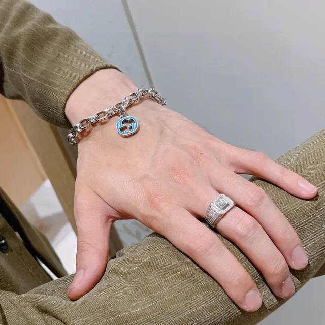 Gucci GG Marmont 扭绳链珐琅 GG 魅力手链 5
