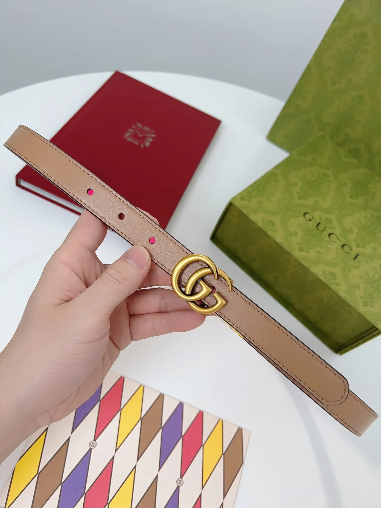 Gucci GG Marmont حزام جلدي ثنائي اللونين وردي وبيج 9