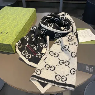 Gucci GG Monogram Cachecol Preto Branco Tricô dupla face Interlocking Cashmere