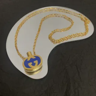 Gucci সোনালি নীল লিংক চেইন বৃত্তাকার এনামেল পেন্ড্যান্ট নেকলেস