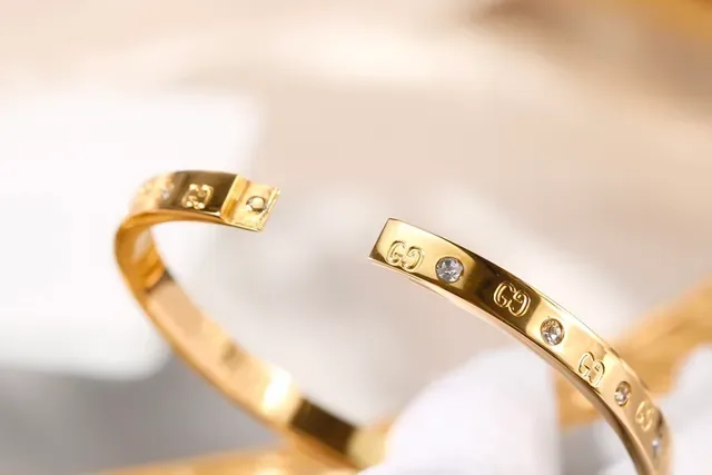 Gucci Gold Silver Interlocking GG Logo Pave Crystal Accents Bracelet 2