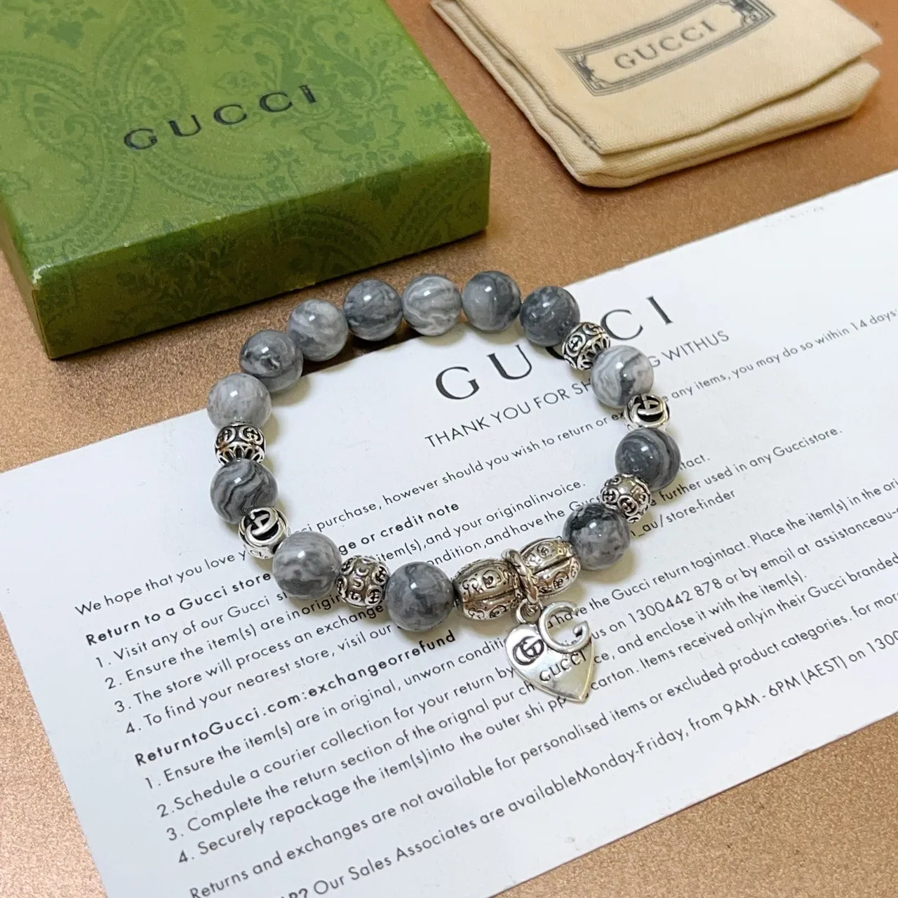 Gucci Pulsera con Piedras de Mármol Gris y Plata Charms de Metal 7