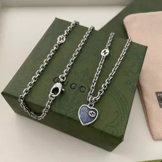 Gucci হার্ট পেন্ডেন্ট চাঁদি নীলা কার্ব চেইন এনামেল নেকলেস