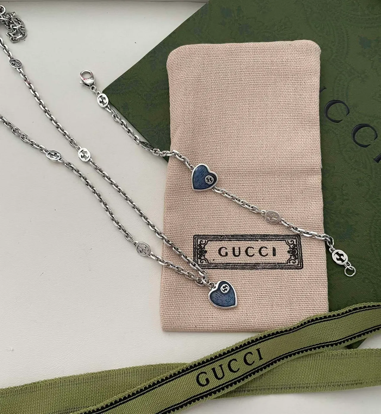 Gucci Pendentif Cœur Chaîne Curb Argent Bleu Émaillée 3