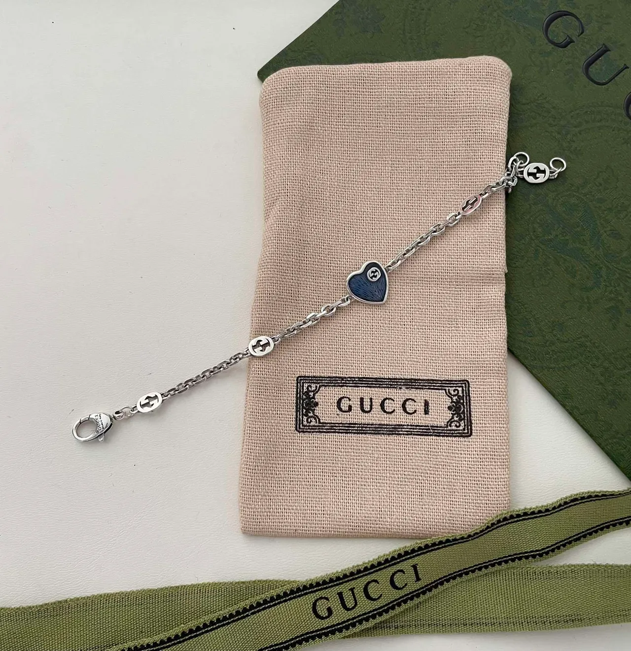 Gucci Pendentif Cœur Chaîne Curb Argent Bleu Émaillée 7