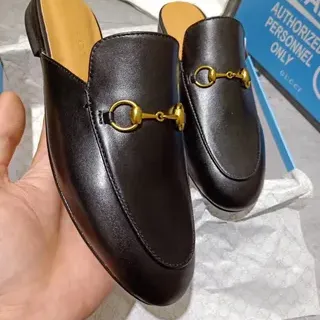 Gucci Horsebit 1955 黑色皮革金 Horsebit 穆勒乐福鞋