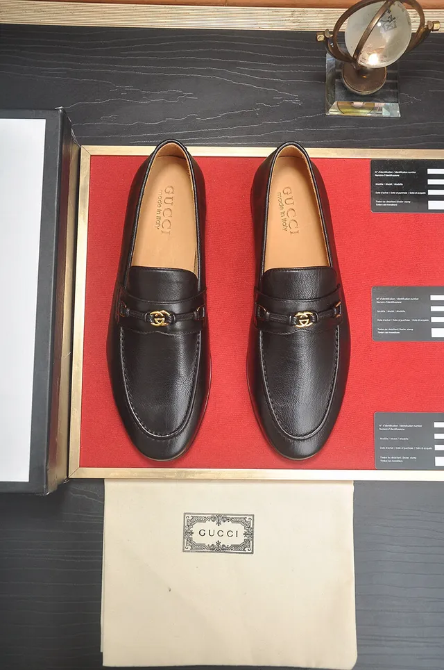 Gucci Horsebit 1955 黑色粒面皮革乐福鞋 2