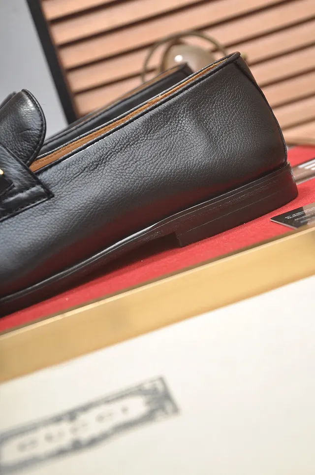 Gucci Horsebit 1955 黑色粒面皮革乐福鞋 9