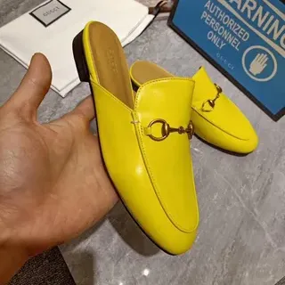 Gucci Horsebit 1955 黄色皮革一脚蹬乐福鞋