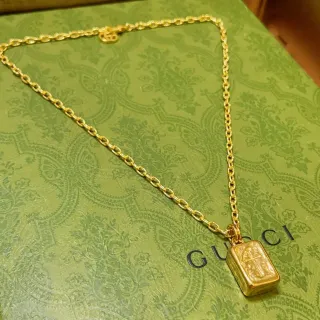 Gucci Icon সোনার চেইন আয়তকার বার পেন্ডেন্ট হার