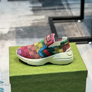 Gucci Multicolor Blanco Slip-On Arcoíris GG Monogram Zapatillas Lifestyle