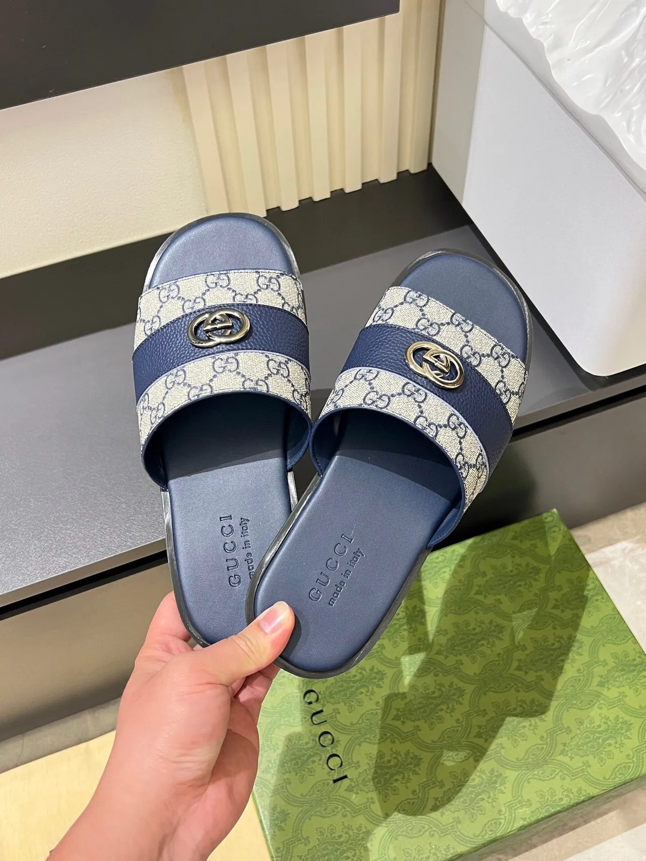 Gucci 海军蓝 米色 GG Monogram Canvas Leather Trim Slippers 7