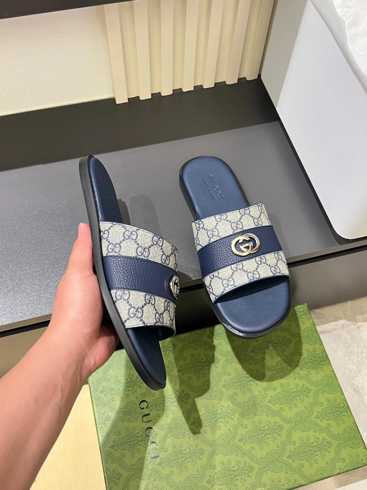 Gucci 海军蓝 米色 GG Monogram Canvas Leather Trim Slippers 8