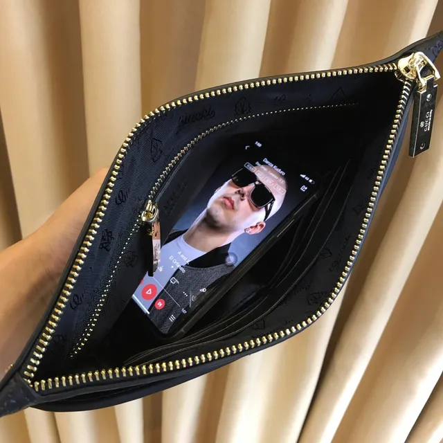 Gucci Ophidia काला सोने का मैट लेदर एम्बॉस्ड GG Monogram ट्रिम लिफाफा क्लच 2