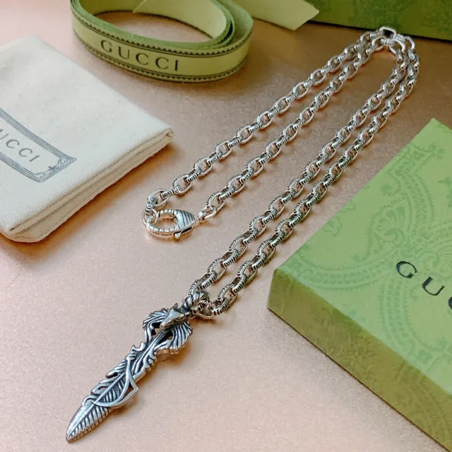 Gucci 精致的银色羽毛动物头吊坠项链 7