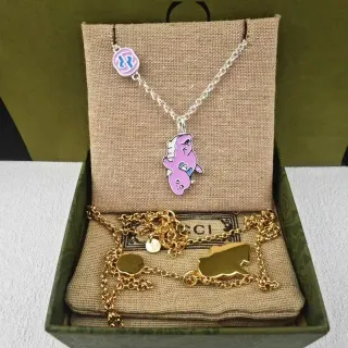 Gucci Collier à Maillons avec Pendentif Émaillé en Or Rose