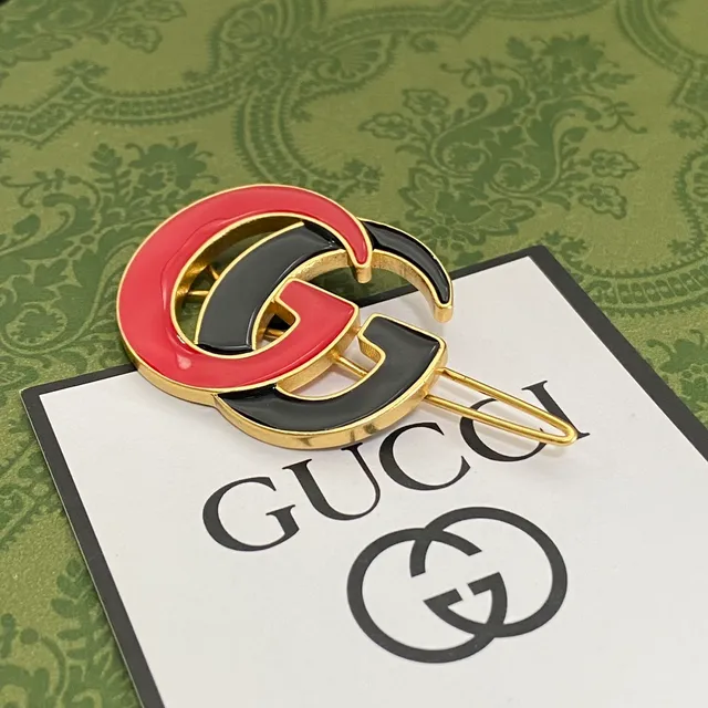 Gucci broche vermelho preto esmaltado com logo G interlocking 4