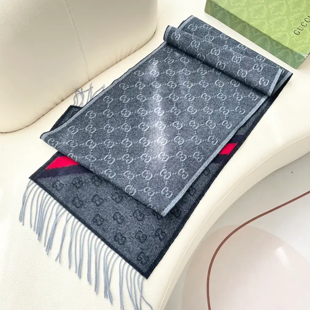 Gucci وشاح كشمير أحمر وأسود نمط مربعات منسوج نسيج صوفي مثل 8