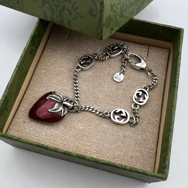 Collier Gucci Pendentifs Émail Fraise Rouge Argent Interlocking G Logo Chaîne 5