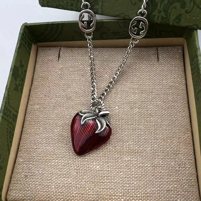 Collier Gucci Pendentifs Émail Fraise Rouge Argent Interlocking G Logo Chaîne 6