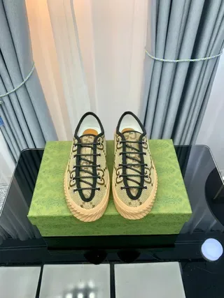 Gucci Rhyton bege monograma lona lifestyle tênis 8