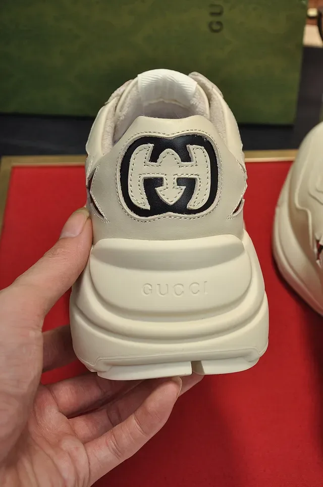 Gucci Rhyton Beige Suela Roja Appliqués Estrella Zapatillas Chunky 2