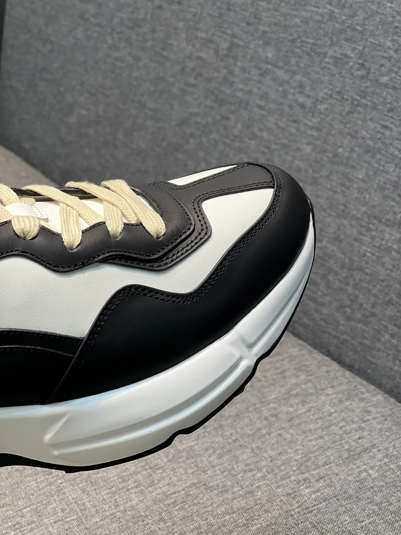 Gucci Rhyton Black and White Leather Chunky Sneakers 3