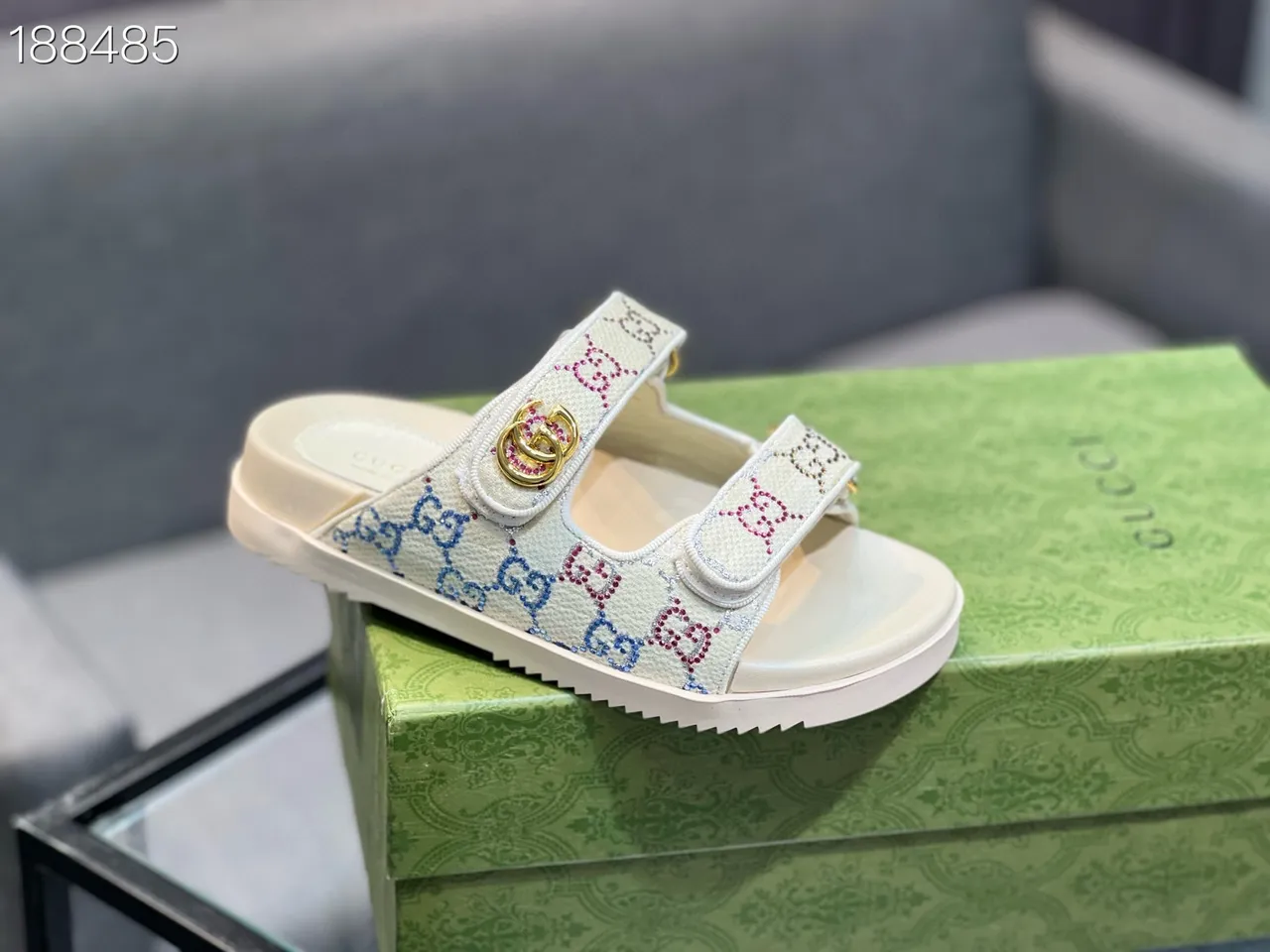Gucci Screener Beige sandales casual multicolores ornées de cristaux, sangle GG tressée, boucle double G, hardware 4