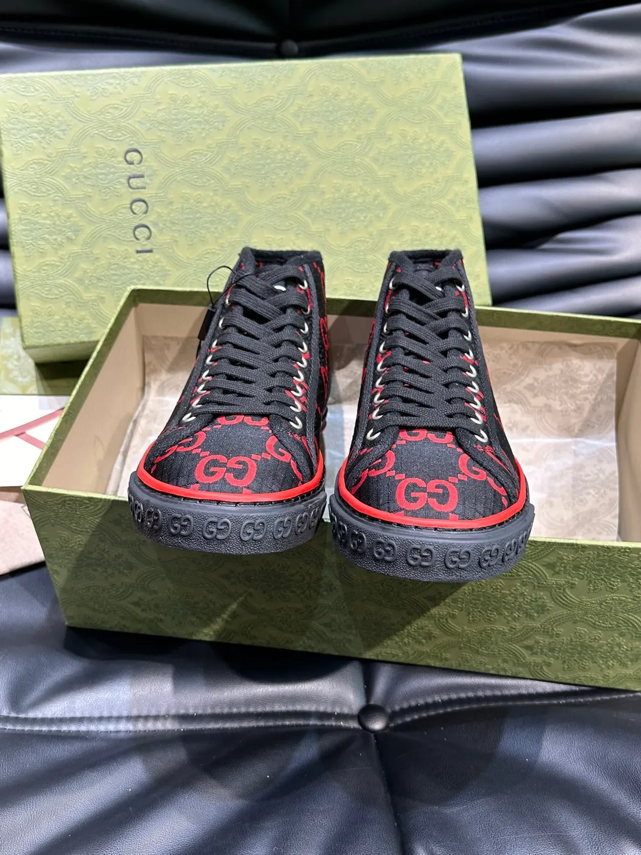 Gucci Screener Sneakers Noir et Rouge GG Monogram Style de Vie 8