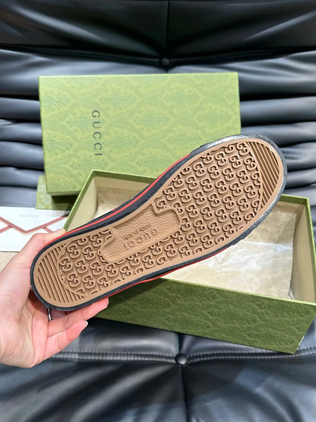 Gucci Screener Sneakers Noir et Rouge GG Monogram Style de Vie 9
