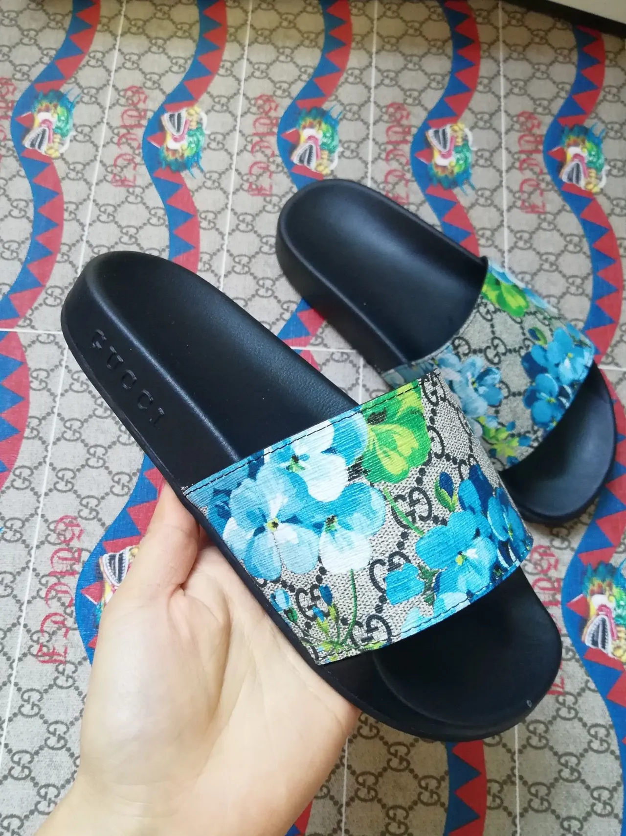 Gucci Screener Floral-Print GG Supreme Slide Slippers 2