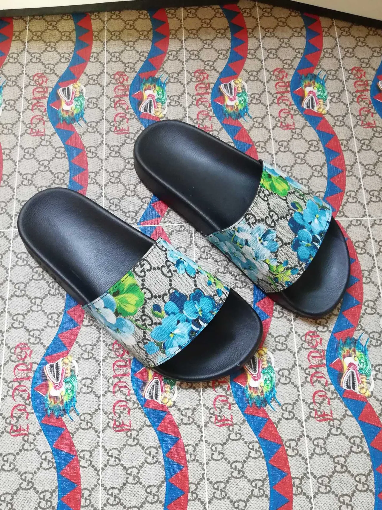Gucci Screener Floral-Print GG Supreme Slide Slippers 3