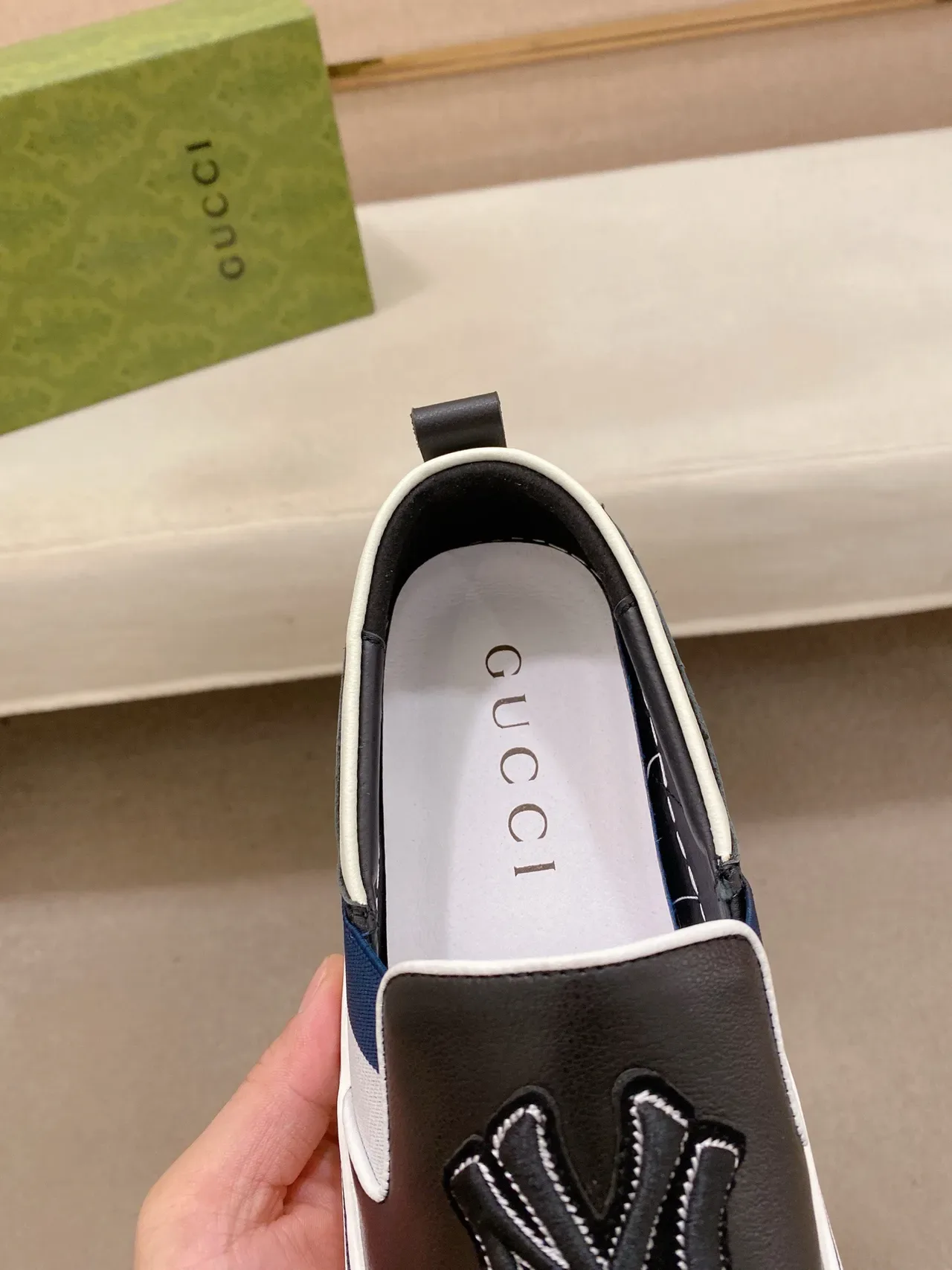 Gucci Screener NY Logo স্লিপ-অন লাইফস্টাইল স্নিকার 7