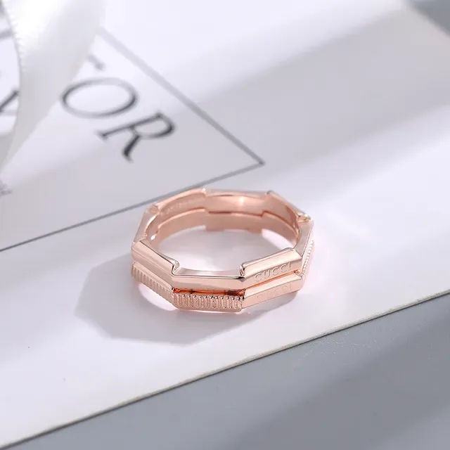 Gucci Screener Octagonal Gold-Tone Engraved Ring 4
