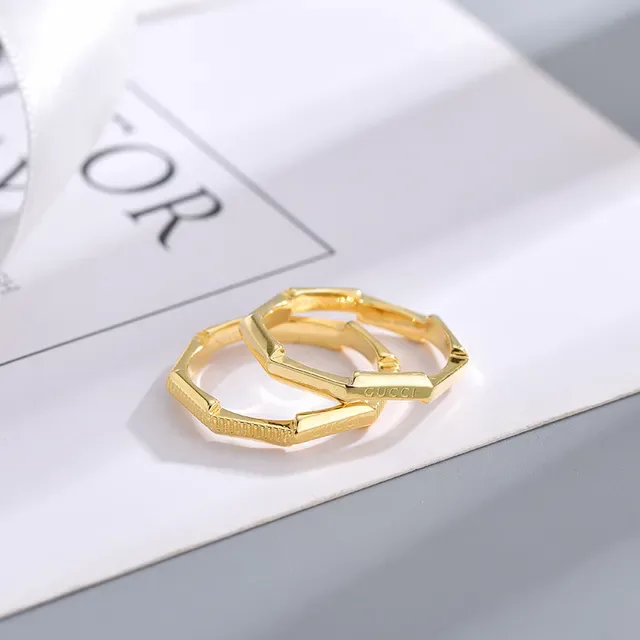 Gucci Screener Octagonal Gold-Tone Engraved Ring 6