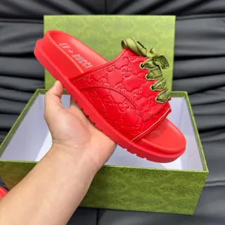 Gucci Screener أحمر أخضر GG Monogram Embossed Leather Olive Ribbon Laces نعال