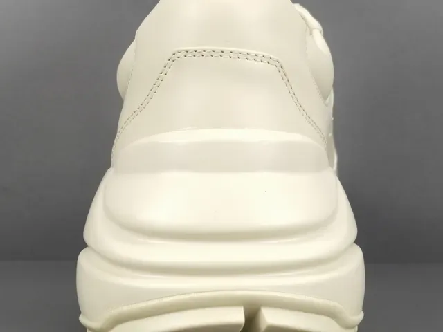 Gucci Screener Fraise Graphique Off-White sneakers lifestyle 7